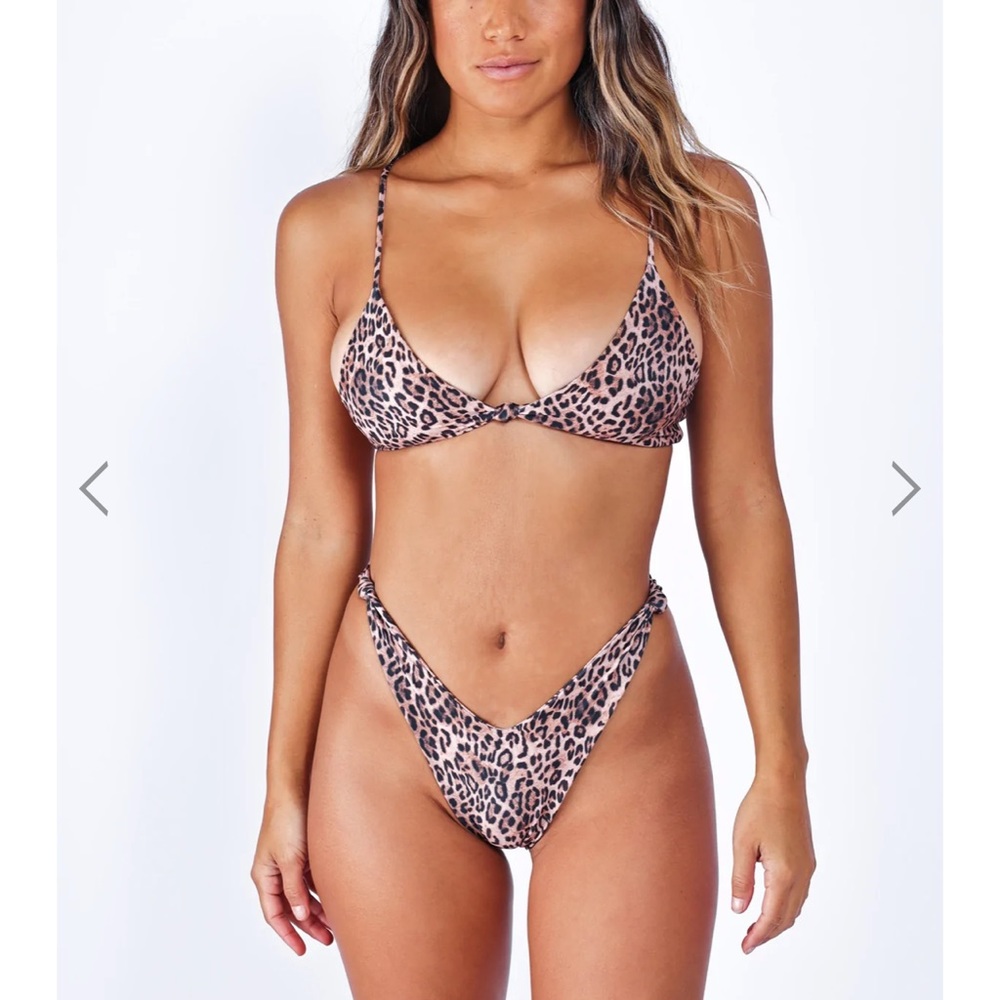 SKATIE Sarah kualoa bikini top